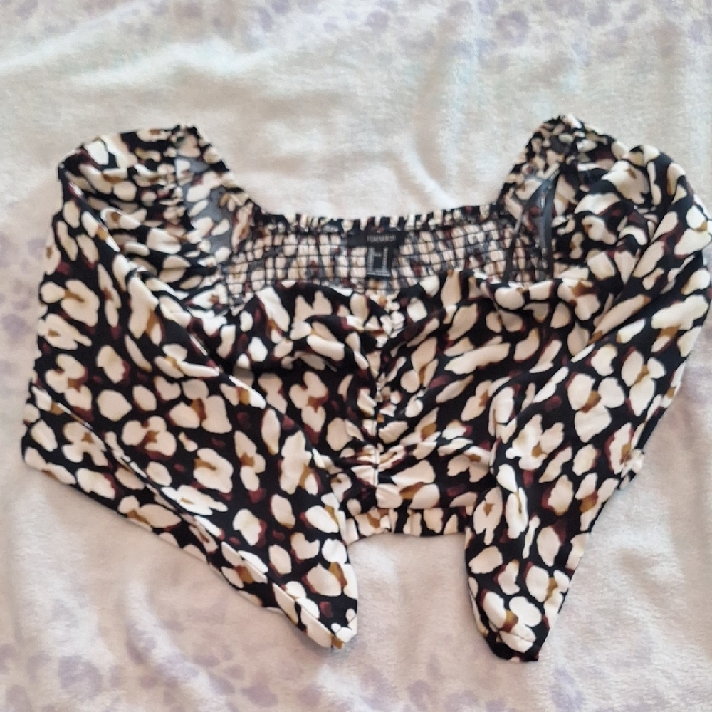 Forever 21 Black and Cream Patterned Blouse